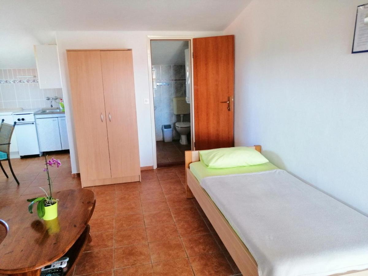 Apartments Brkovic Sukošan Exterior foto