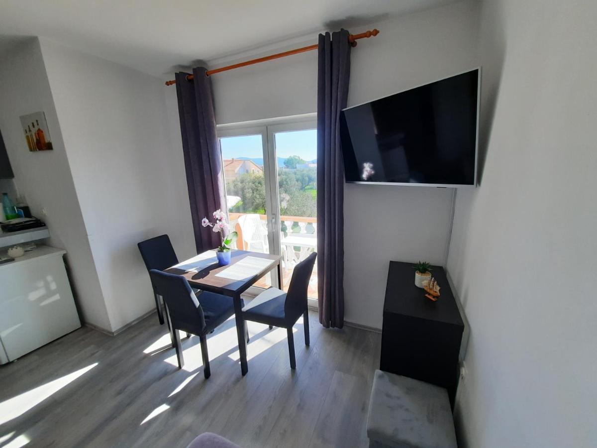 Apartments Brkovic Sukošan Exterior foto