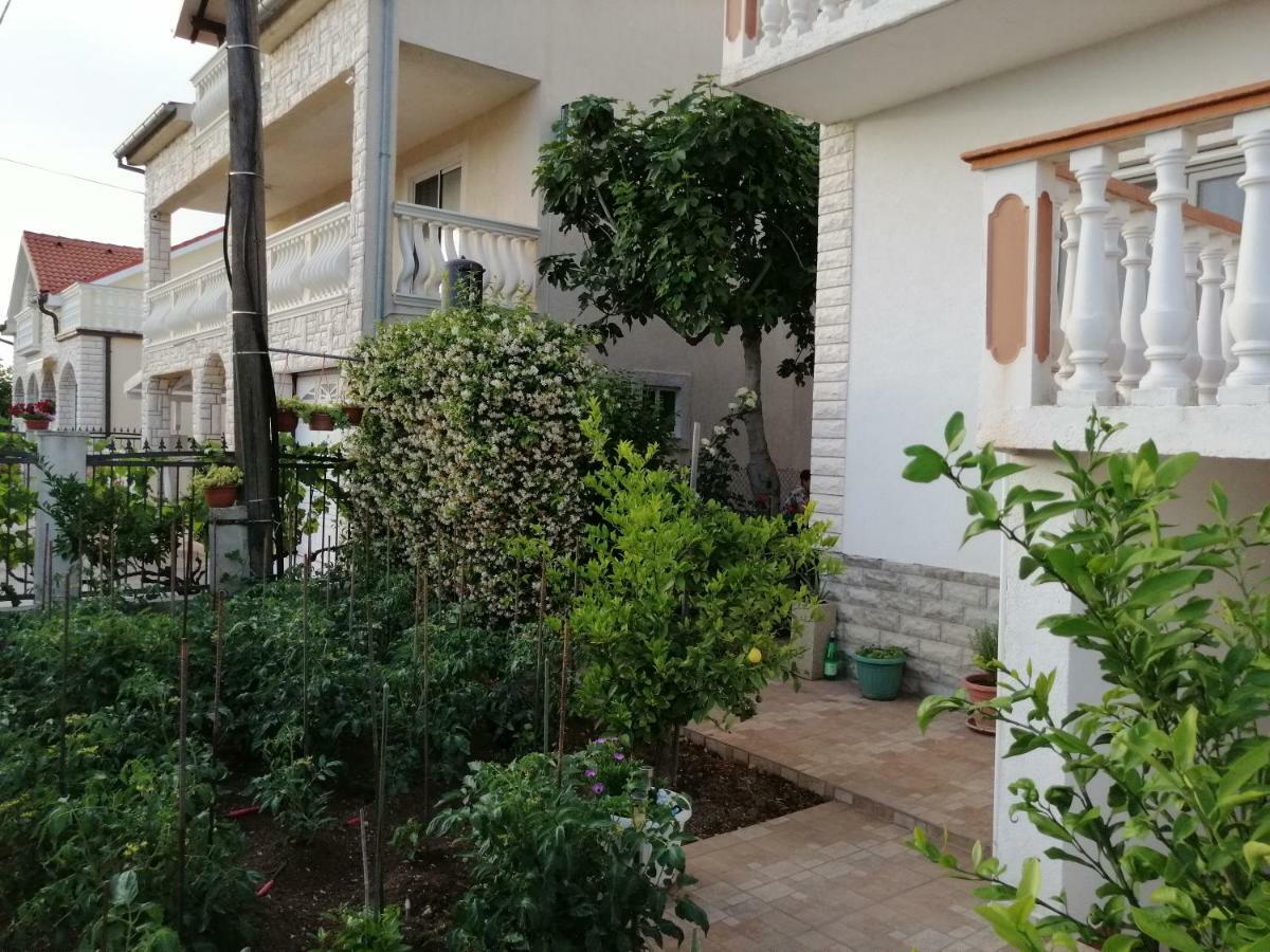 Apartments Brkovic Sukošan Exterior foto